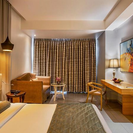 Hotel Satkar Grande Thane Eksteriør billede