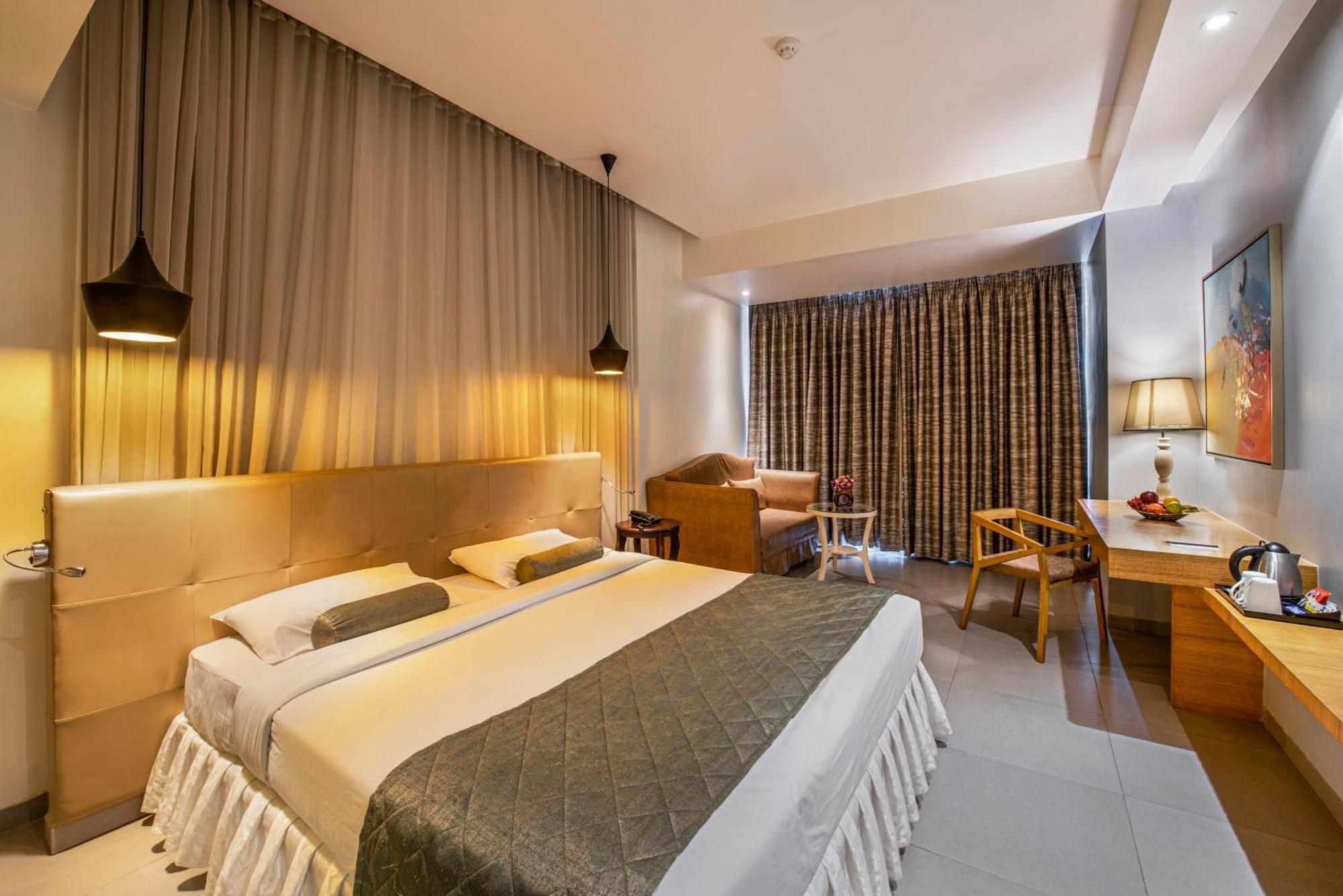 Hotel Satkar Grande Thane Eksteriør billede